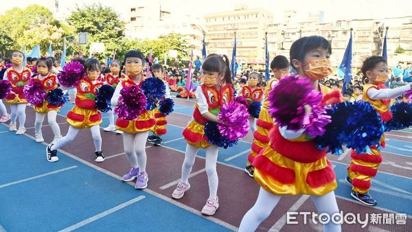 ▲新北三重國小百年校慶 副市長陳純敬肯定育才無數。（圖／新北市教育局提供）