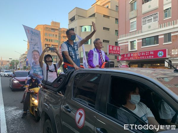 ▲無黨籍台南市議員候選人李伯利的支持者，自發性號召500位志士，進行「遍地開花、挺進議會」活動。（圖／記者林悅翻攝，下同）