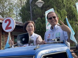 賴香伶選前黃金週車隊拜票　籲選民看選舉公報政見票投她