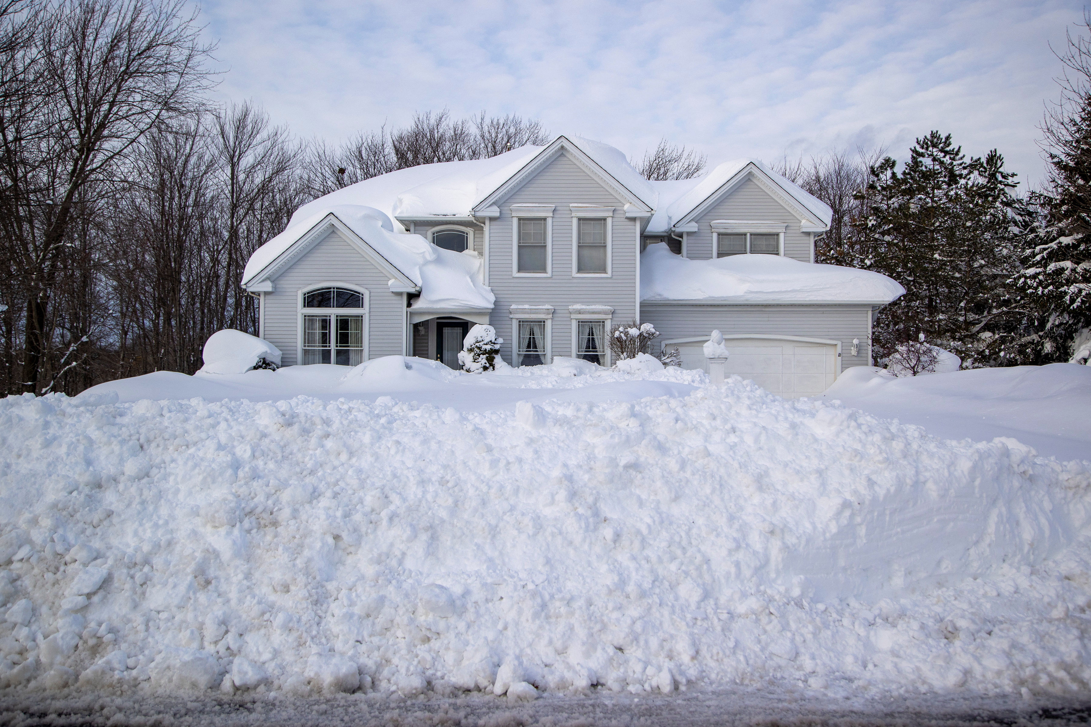 ▲▼ 美國紐約州西部城市水牛城（Buffalo）降大雪。（圖／路透）