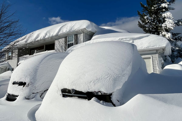 ▲▼ 美國紐約州西部城市水牛城（Buffalo）降大雪。（圖／路透）