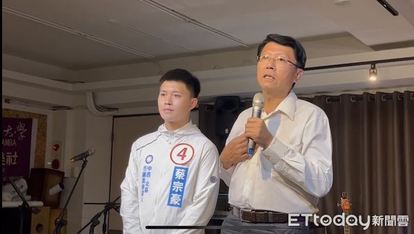 ▲台南市長候選人謝龍介競選發言人、中西區北區市議員候選人蔡宗豪，舉辦選前線上音樂會，謝龍介親自站台，肯定蔡宗豪實力，也向鄉親誠懇拜票。（圖／記者林悅翻攝，下同）