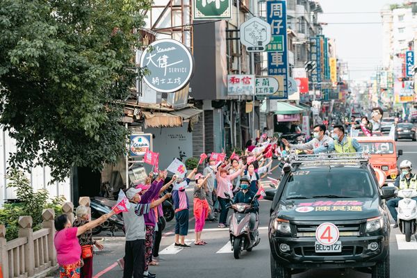 ▲▼高雄市長陳其邁鳳山車隊掃街。（圖／記者賴文萱翻攝）