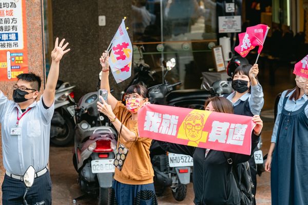 ▲▼高雄市長陳其邁鳳山車隊掃街。（圖／記者賴文萱翻攝）