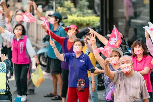 ▲▼高雄市長陳其邁鳳山車隊掃街。（圖／記者賴文萱翻攝）