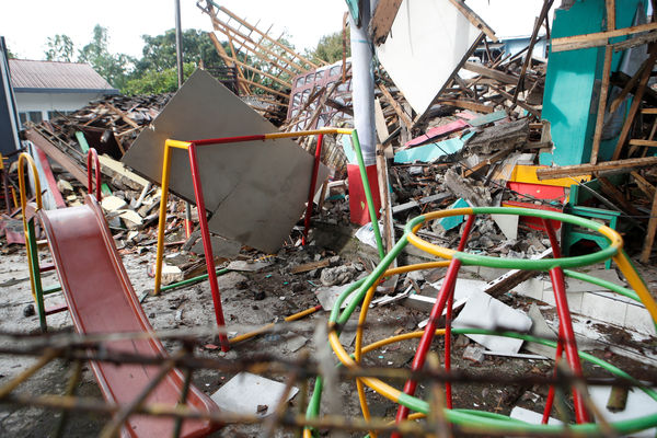▲▼印尼西爪哇省21日發生規模5.6強烈地震造成至少162人死亡。（圖／路透）
