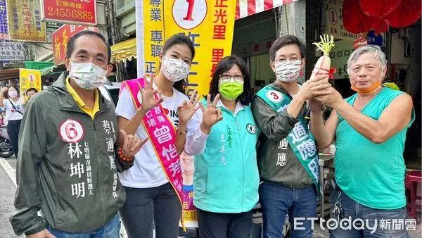 ▲蔡適應八度到南興市場掃街 女戰神王美惠現身力挺。（圖／記者郭世賢翻攝）