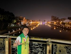 不一樣的造勢晚會　選前之夜和李啟維浪漫散步遊台南運河