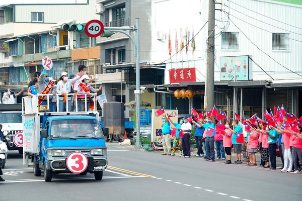 ▲▼ 柯志恩,2022九合一大選,2022高雄市長,繞著高雄跑,陳其邁,親情牌。（圖／柯志恩競選辦公室提供）