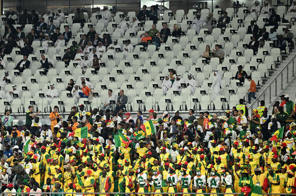 ▲▼世足賽荷蘭對塞內加爾，觀眾看台上出現大量空位。（圖／路透）