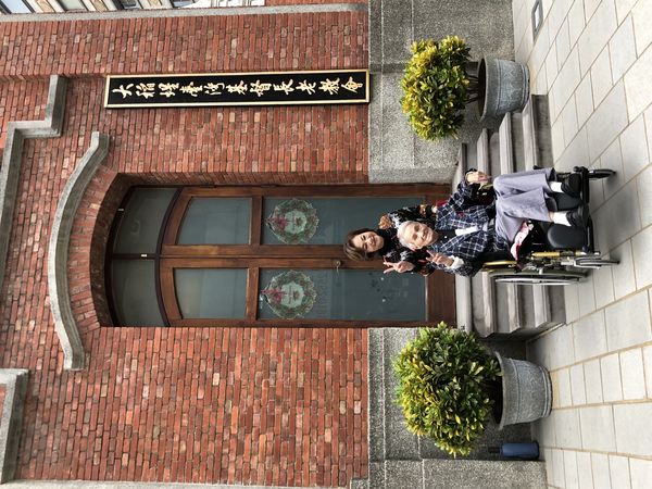 ▲2020年11月5日文夏最後一次拍攝紀錄片，與太太文香在台北大稻埕教會。（圖／文姬提供）
