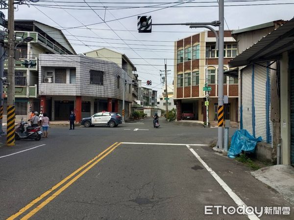 ▲台南市議員候選人陳皇宇的宣傳車，在關廟區大富街與大仁街口，與薛姓婦人的機車發生車禍，薛婦送醫急救仍傷重不治身亡，全案由歸仁分局調查處理中。（圖／記者林悅翻攝，下同）