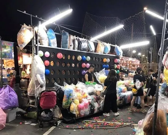 ▲▼台南花園夜市射氣球攤位。（圖／翻攝我是台南人）
