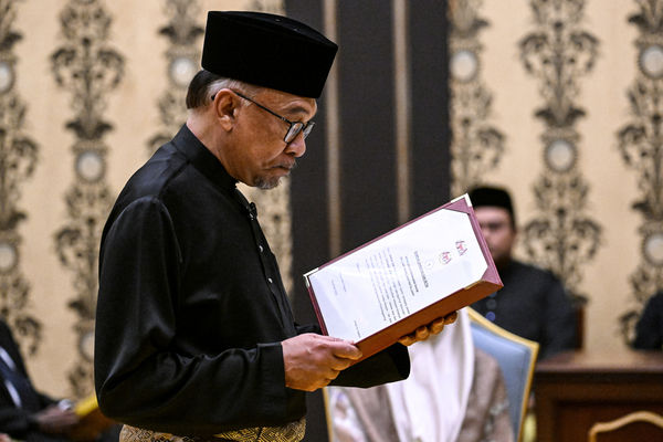 ▲▼馬來西亞總理安華（Anwar Ibrahim）在吉隆坡舉行宣誓就職典禮。（圖／路透）