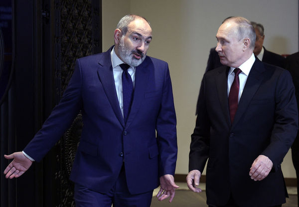 ▲▼俄羅斯總統普丁23日出席集體安全條約組織峰會，亞美尼亞總理帕辛揚多次不給普丁面子。（圖／路透）