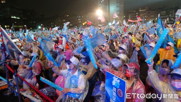 ▲▼「蔣萬安奮戰勝選之夜」造勢晚會。（圖／記者屠惠剛攝）