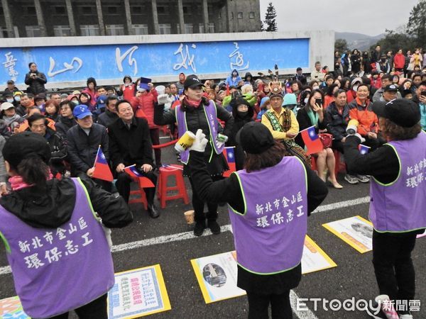 ▲新北深化里政三大關鍵力量 4年逾百萬人次受惠。（圖／新北市民政局提供）