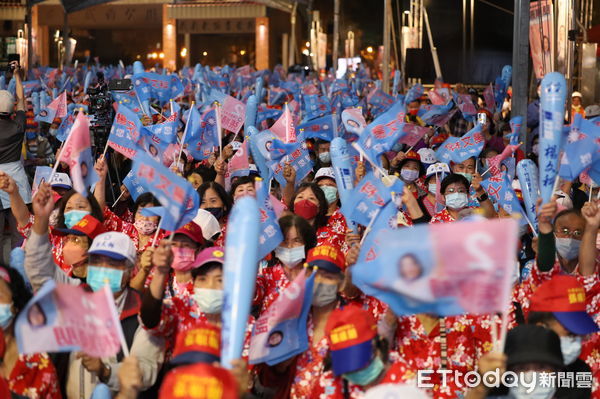 ▲▼國民黨新竹縣長候選人楊文科、竹東鎮長候選人張順朋選前之夜辦在竹東戲曲公園，現場上千民眾到場，展現團結氣勢。（圖／楊文科競辦提供）