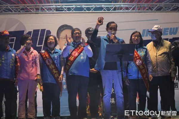 ▲▼前總統馬英九（右三）為國民黨新竹縣長候選人楊文科（右四）站台，呼籲鄉親將選票集中給三冠王縣長。（圖／楊文科競辦提供）