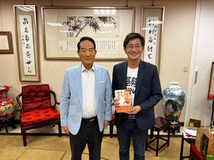 合體宋楚瑜！蔡適應曝贈書畫面　喊接棒林右昌