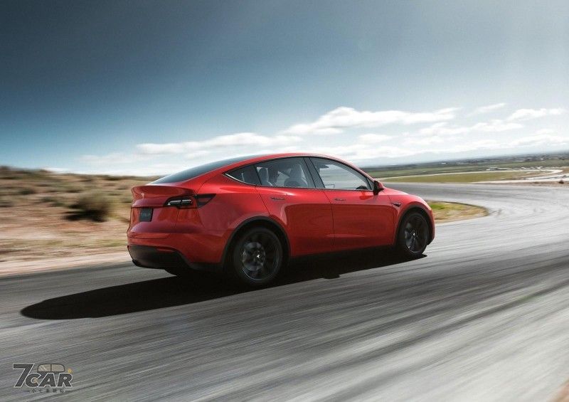 品牌首款休旅配置　Tesla Model Y Performance 即將導入賽道模式