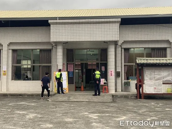 ▲海端鄉海端村第211投開票所今日下午發生古姓選民有撕毀公投票。（圖／記者楊漢聲翻攝）