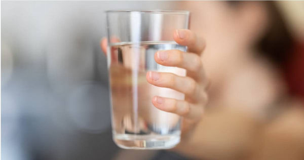 英國研究團隊指出，人們其實不用每天喝到2公升的水。（圖／擷取自unsplash）