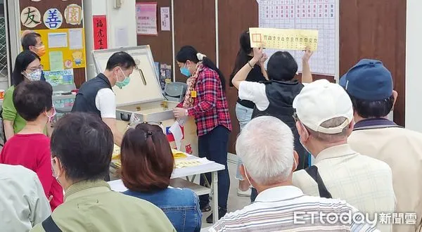 ▲▼九合一大選 開票 投票所 計票。（圖／記者屠惠剛攝）