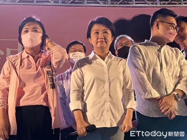 ▲大勝20萬票！盧秀燕高喊台中市民贏了。（圖／記者許權毅攝）