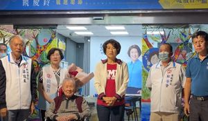 得票率60%　饒慶鈴自行宣布當選並發表當選感言