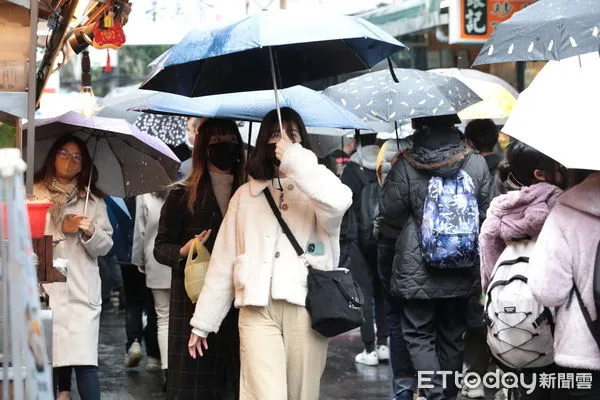 ▲▼冬天、寒流、冷氣團、強烈冷氣團、濕冷、下雨。（圖／記者湯興漢攝）