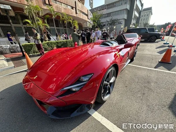 ▲▼台中太陽主場比賽,法拉利Ferrari Monza SP1,Ferrari Monza SP1,超跑,台體大。（圖／記者許權毅攝）