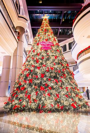 ▲台北君悅酒店點燈十米高聖誕樹。（圖／台北君悅酒店提供）