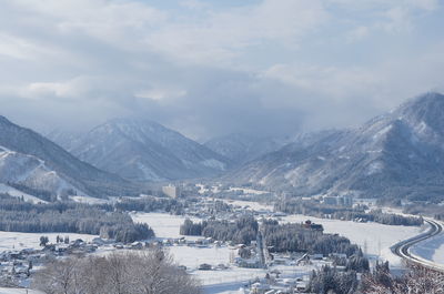 終於能出國滑雪！亞洲必去5個滑雪度假地　還有頂樓露天溫泉看雪景