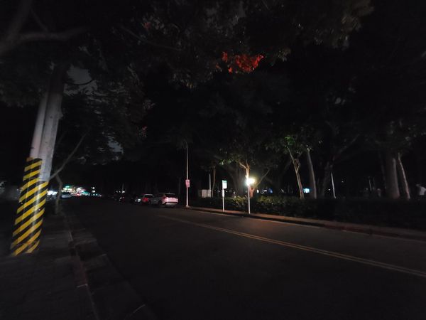 ▲▼士林劍潭站附近晚間大停電。（圖／翻攝自我是士林人&我是北投人臉書）