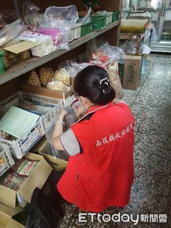 ▲南投縣抽驗59件市售蔬果、肉品及冬至應節食品，1件不符合規定。（圖／南投縣衛生局提供）