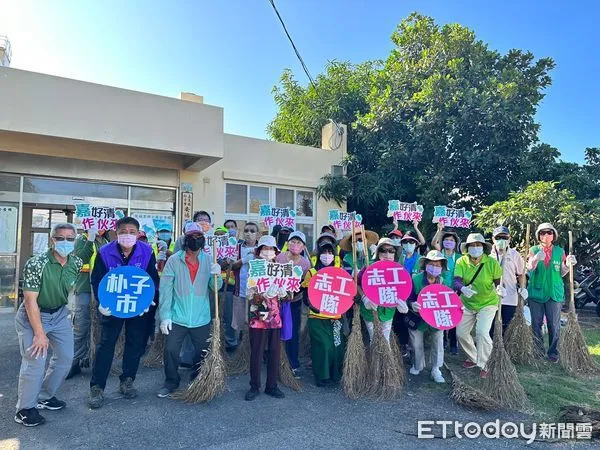 ▲▼  朴子環境清潔週 移除選舉廣告護環境 。（圖／嘉義縣政府提供）