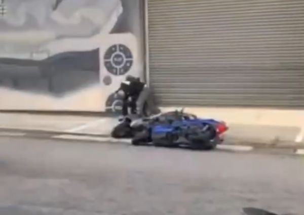 ▲▼台中大雅上午有2名騎士街頭互毆。（圖／社會事新聞影音提供，下同）