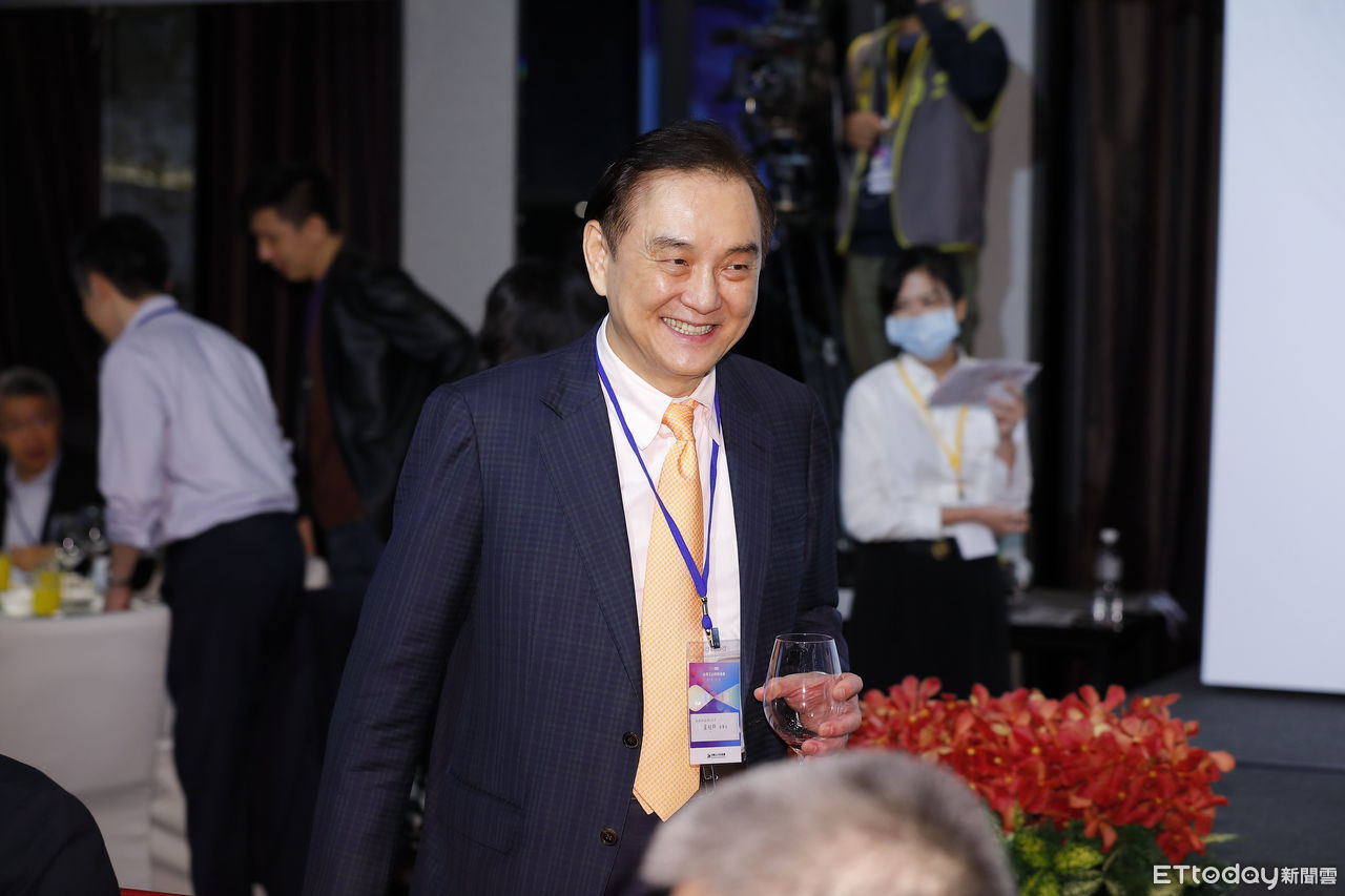 盧超群：2040年台灣半導體營業額可達兩兆美元　如果電力能配合