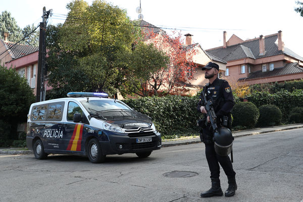 ▲▼ 烏克蘭駐西班牙馬德里大使館收到炸彈包裹。（圖／路透）