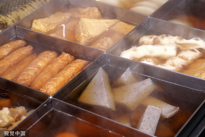 買報紙「順便喝關東煮湯」被店員制止　他氣罵三字經無罪