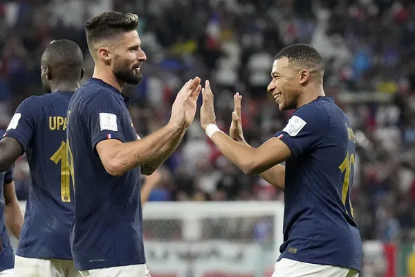 ▲▼法國姆巴佩（Kylian Mbappe）和吉魯（Olivier Giroud）聯手攻下3分。（圖／達志影像／美聯社）