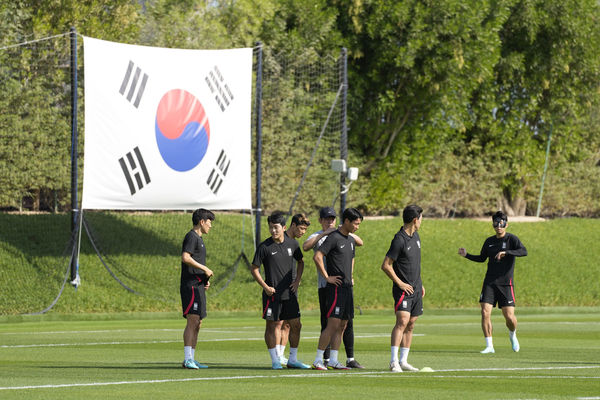 ▲▼南韓國家足球隊4日在與對上巴西的比賽之前先上場受訓熱身。（圖／達志影像／美聯社）
