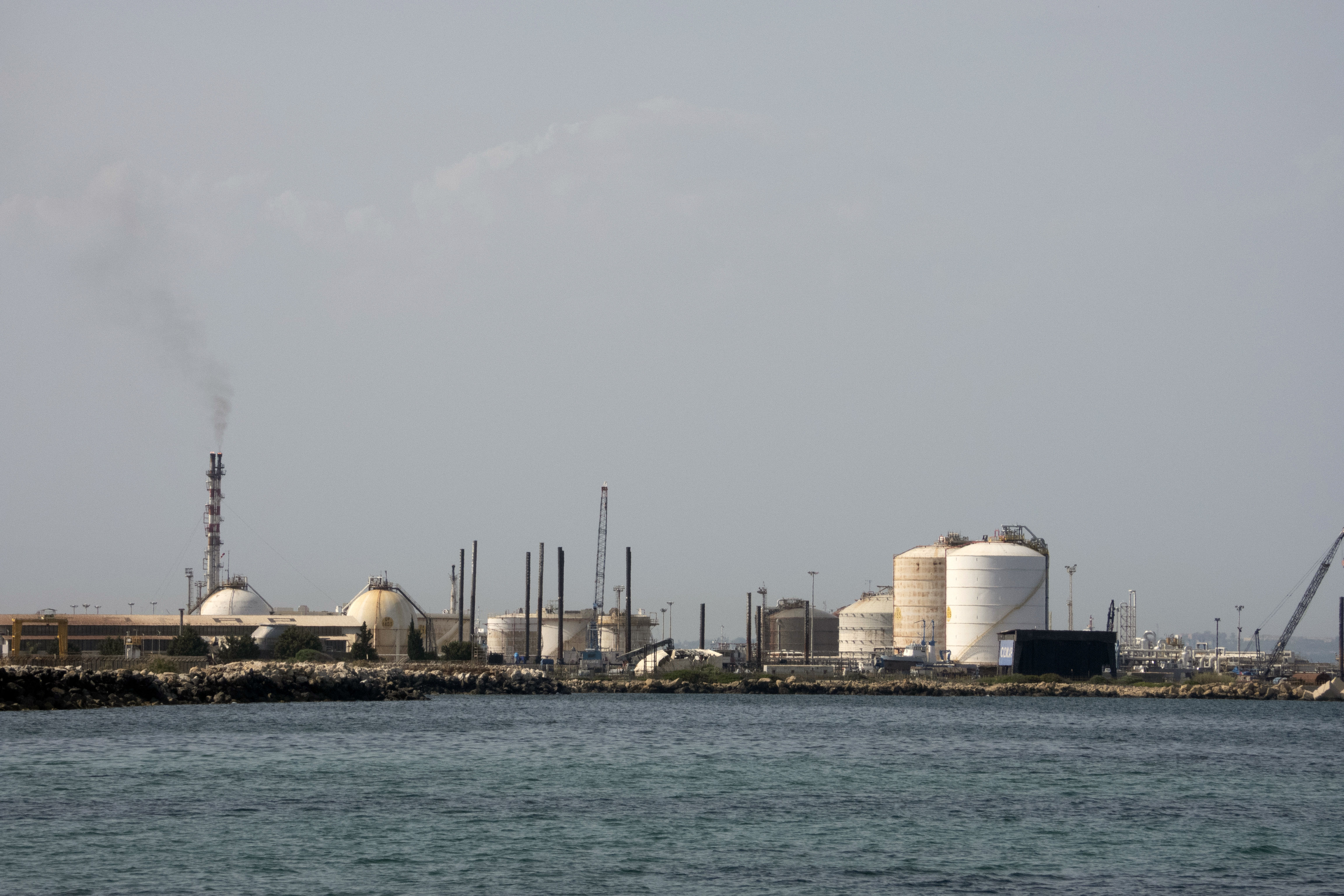 ▲▼義大利總理梅洛尼決定將西西里島隸屬俄羅斯的路克石油公司（OAO Lukoil）煉油廠ISAB收歸國有。（圖／路透）