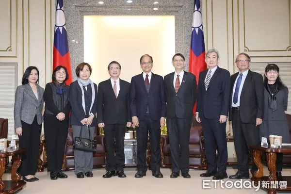 ▲▼立法院長游錫堃接見行政院秘書長李孟諺率公平交易委員會被提名人一行。（圖／記者屠惠剛攝）