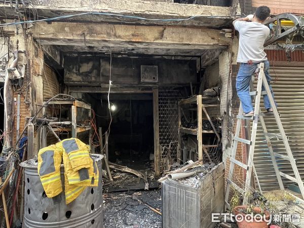 ▲▼高雄透天厝火警　女夜宿男友家殞命。（圖／記者許展溢攝）