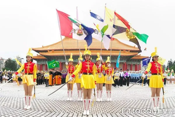 ▲景美女中樂儀旗隊是國內較具規模學生隊伍。（圖／翻攝自Facebook／台北市立景美女子高級中學樂儀旗隊）