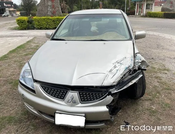 ▲▼        金門酒駕車禍     。（圖／記者林名揚翻攝）