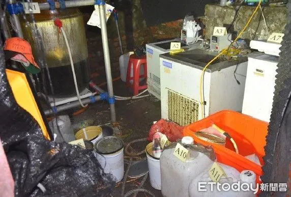 ▲▼烏日警方前往瑞芳山區，查獲兄弟檔利用廢棄豬舍製毒，埋伏半個月查獲毒品。（圖／民眾提供，下同）