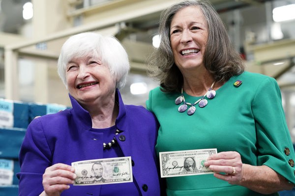 ▲▼ 美元鈔票首度出現2女性簽名。（圖／達志影像／美聯社）